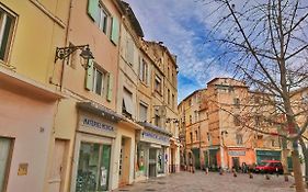 Place de la Roquette, centre historique