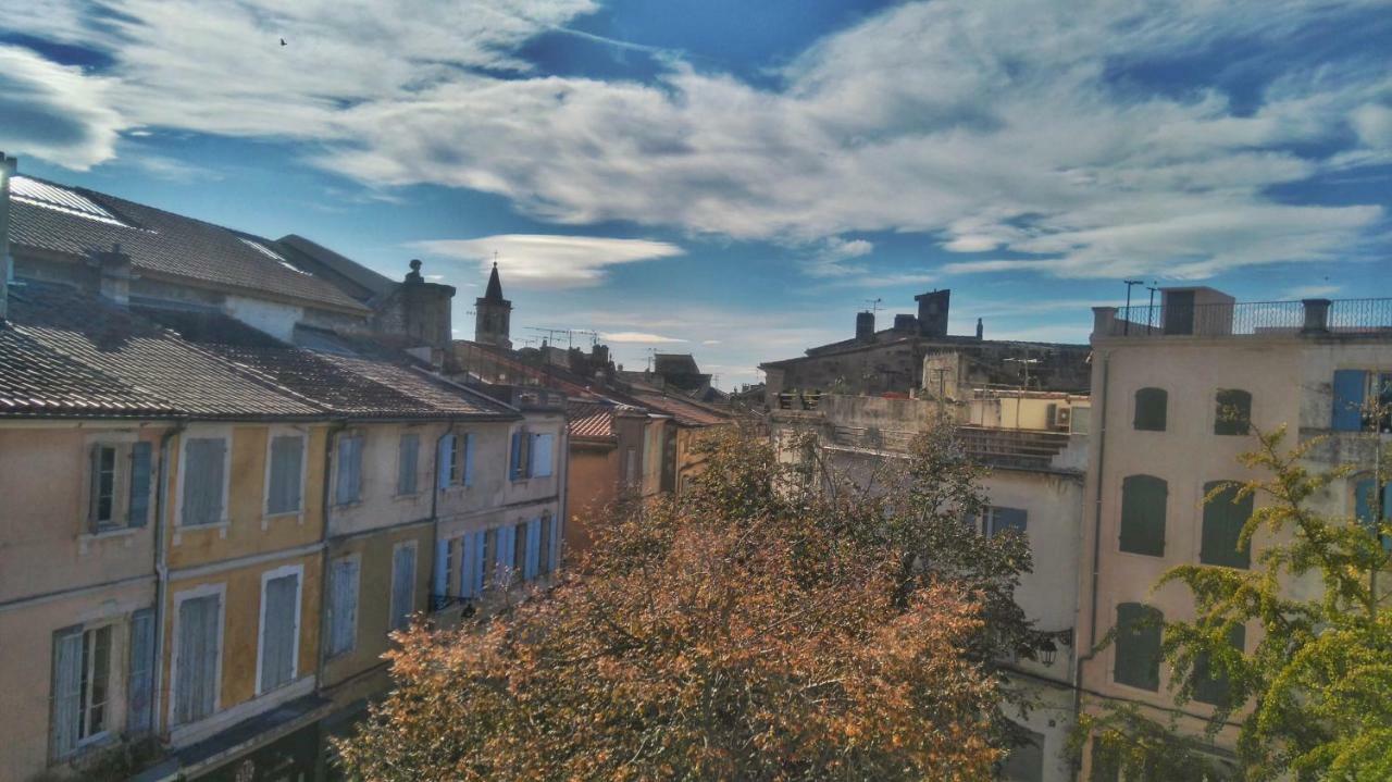 Place de la Roquette, centre historique Arles Extérieur photo